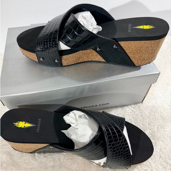 Volatiile Riverside Black Sandle wedge Size 11 New in Box - Picture 1 of 7